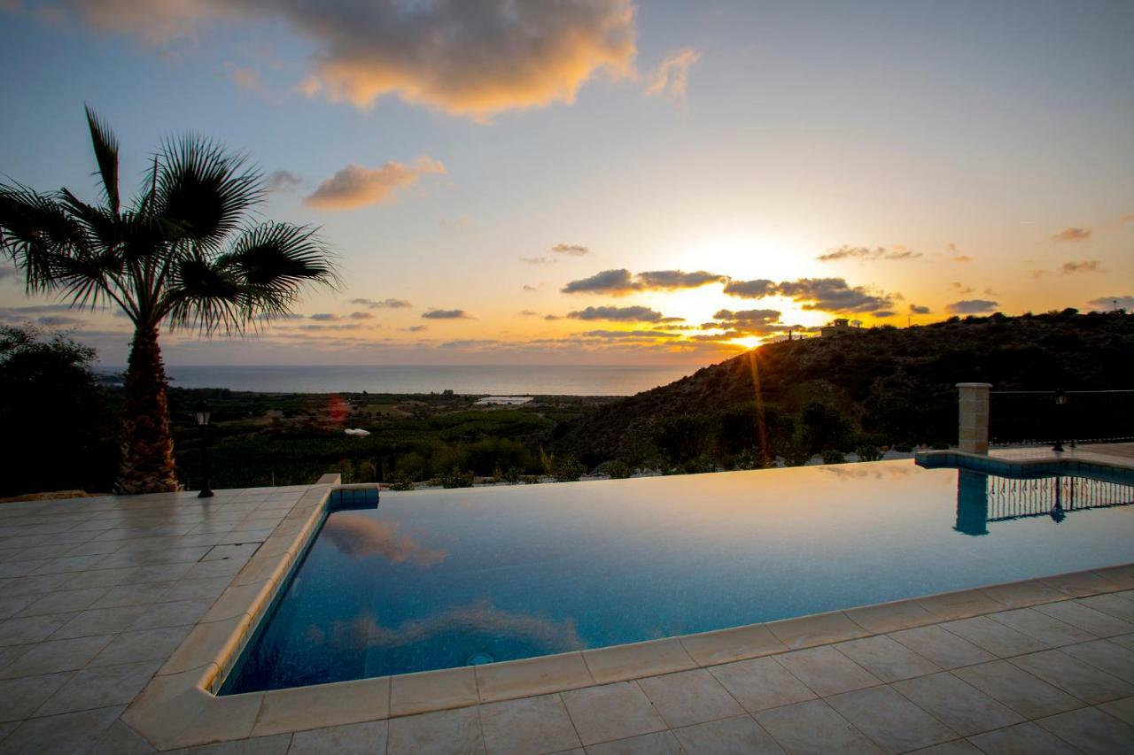 Villa Blue Jadeite Peyia Exterior photo