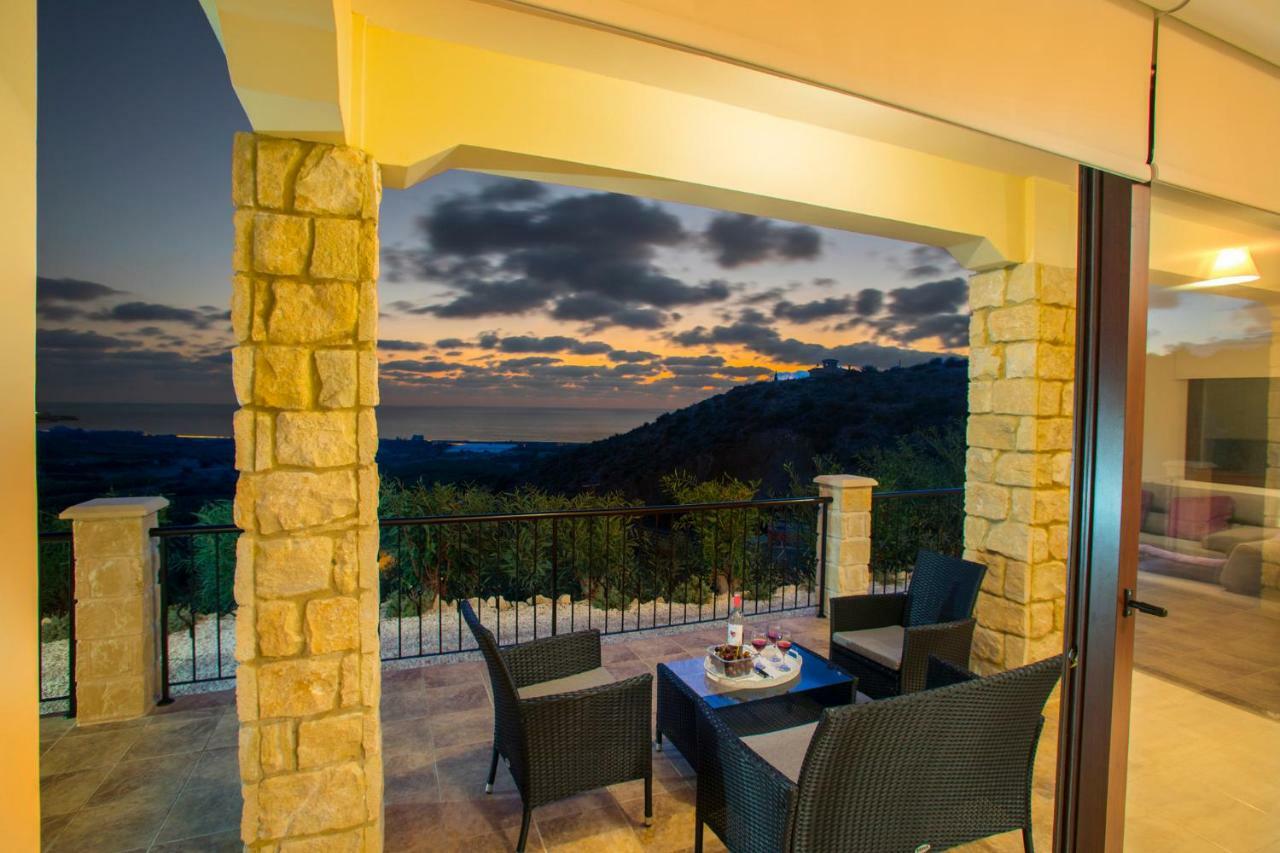Villa Blue Jadeite Peyia Exterior photo